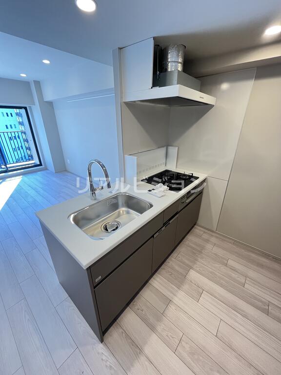 キッチン　反転タイプ写真