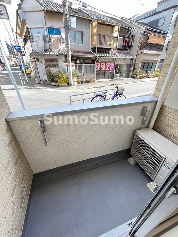 バルコニー　開放的で明るい空間を演出してくれるバルコニーです