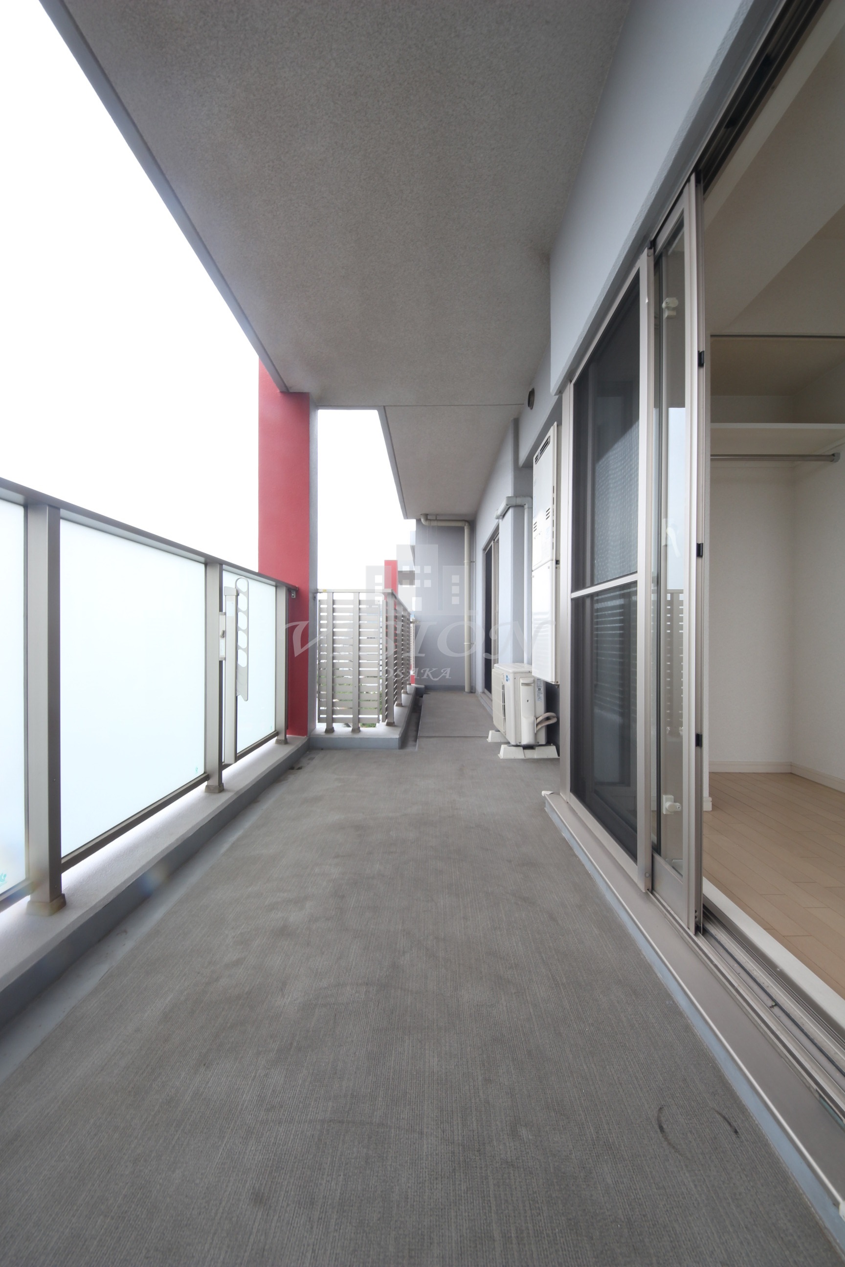 バルコニー　写真は別タイプとなります。