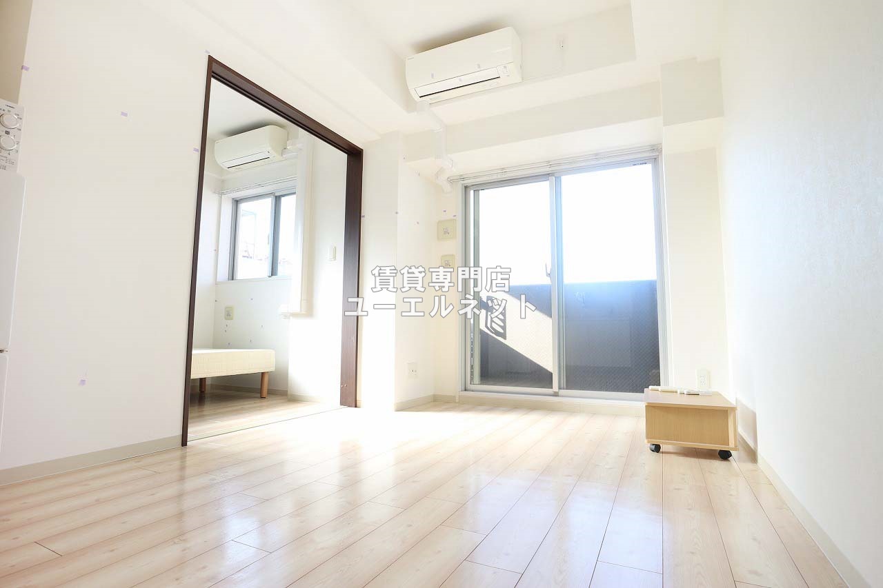 居室・リビング　ゆったりとくつろげる、落ち着きのある居室空間です