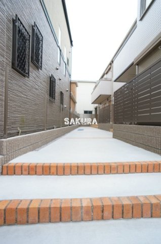 エントランス　お洒落な建物デザイン♪