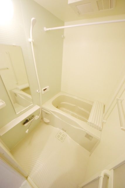 バス・シャワールーム　★追焚機能・浴室乾燥機付きのお風呂です★