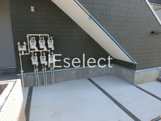 駐車場　自転車は邪魔にならないように