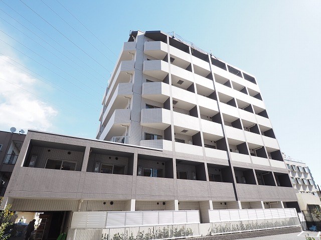 建物外観　「八丁畷」駅、徒歩２分