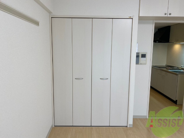収納　収納はこちらのクローゼットになりますねー。