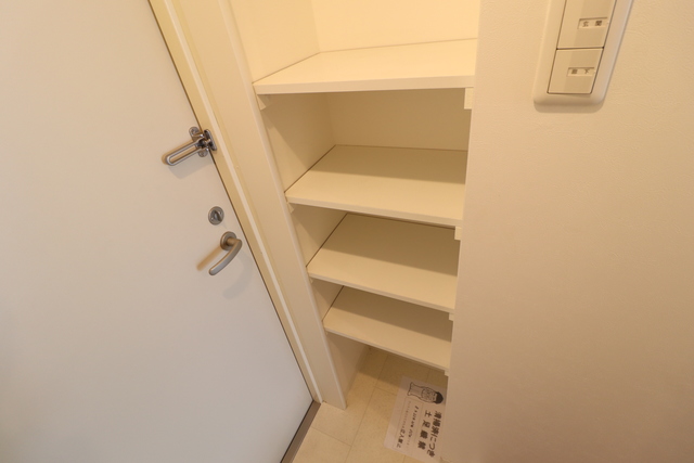 収納　シューズボックス