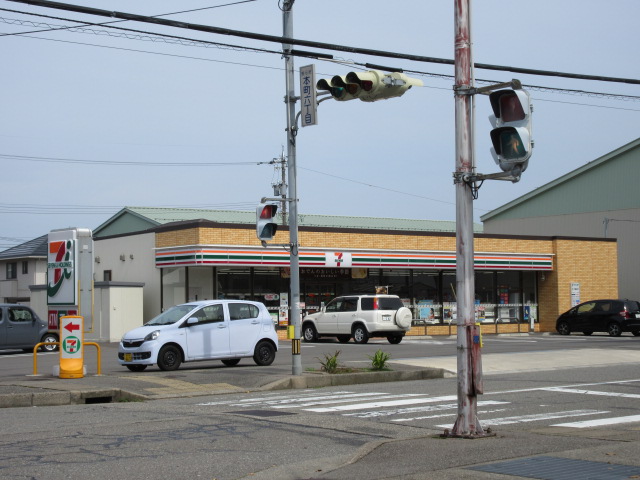 コンビニ　セブンイレブン野々市本町6丁目店（コンビニ）まで457m