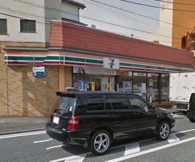 コンビニ　セブンイレブン（コンビニ）まで494m