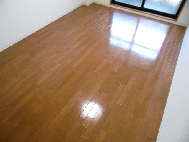 その他部屋・スペース　明るいカラーのフローリング仕様。