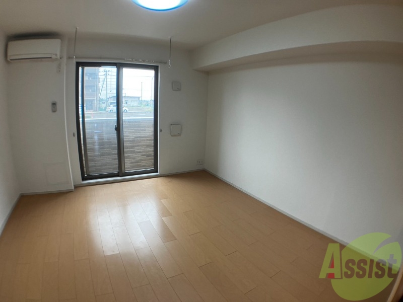 居室・リビング　１１．８帖の洋室です。生活のメインとなる部屋ですね。