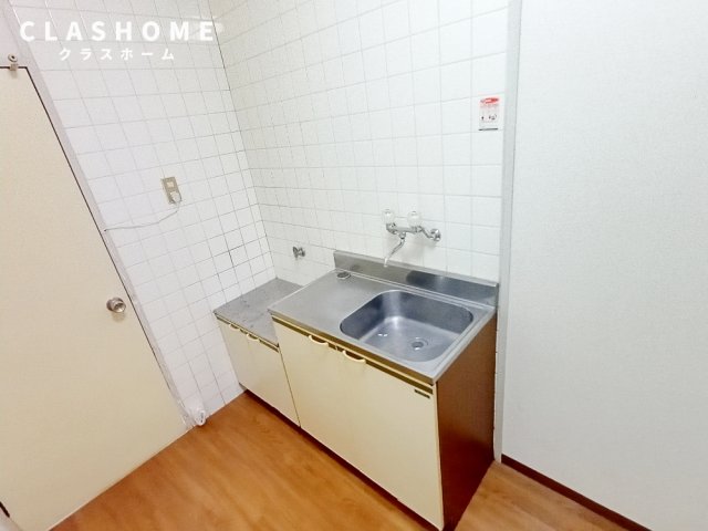 キッチン　同物件の別部屋になります。