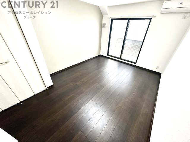 居室・リビング　エアコン付きで快適に過ごせます♪