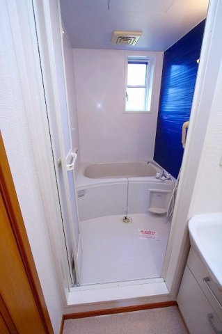 バス・シャワールーム　ゆったり過ごせるお風呂です