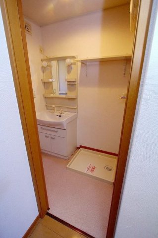 洗面設備　コンパクトで使いやすい洗面所