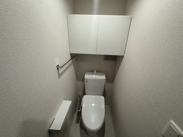 トイレ　温水洗浄暖房便座
