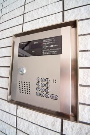 エントランス　★駅徒歩６分　エレベータ付きマンション★