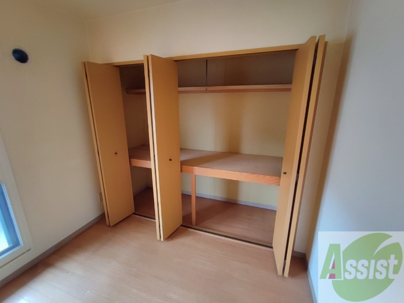 収納　寝室の収納です。部屋がすっきり片付きます。