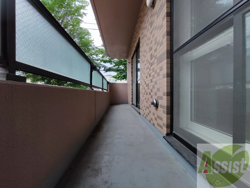 バルコニー　バルコニーです。天気の良い日には外干しができます！