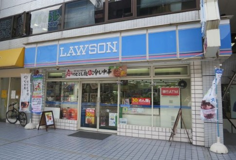 コンビニ　ローソン 鶴屋町二丁目店（コンビニ）まで121m