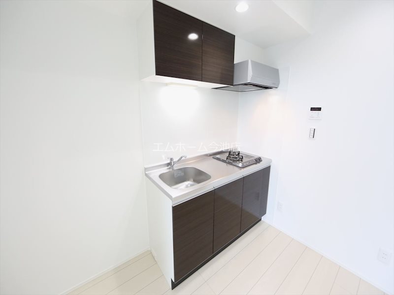 キッチン　システムキッチン（ガス2口コンロ付）