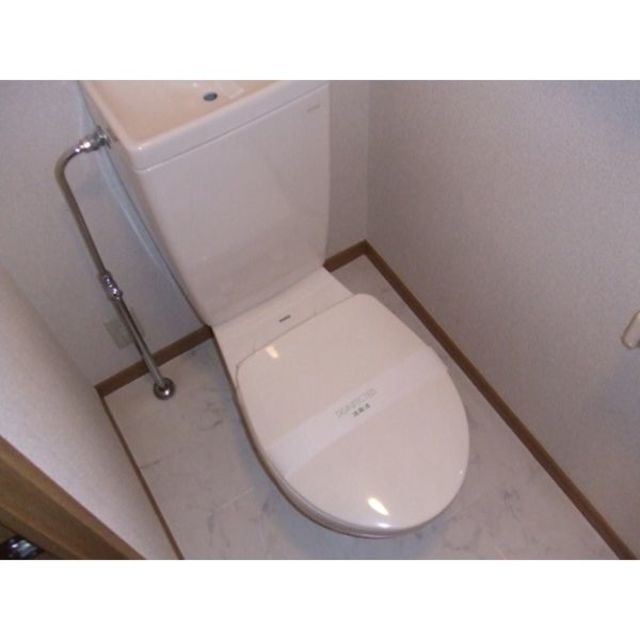 トイレ　【トイレ】※同タイプの写真です。