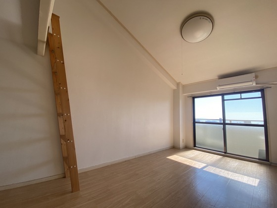 居室・リビング　※別部屋の写真です