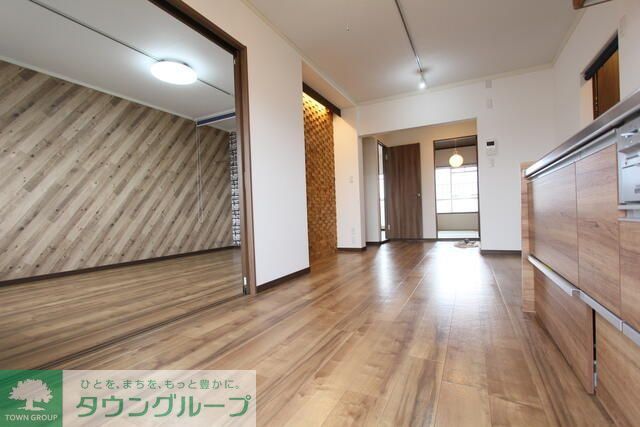 居室・リビング　現地待ち合わせ歓迎♪お問合せはタウンハウジングまで！