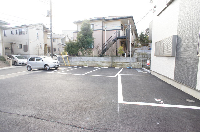 駐車場　敷地内に駐車場があるので安心して駐車できます♪（※要確認）