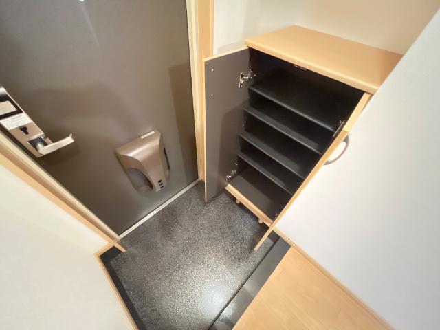 玄関　下駄箱