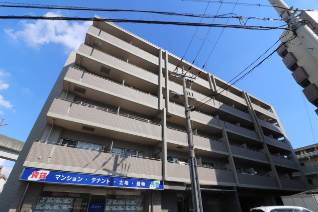 建物外観　存在感ある外観