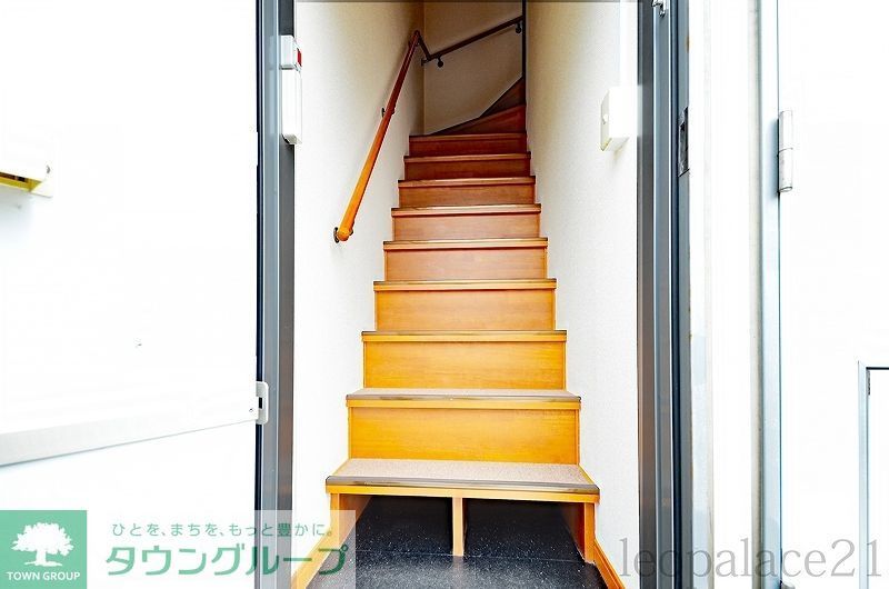 玄関　同タイプの物件写真となります