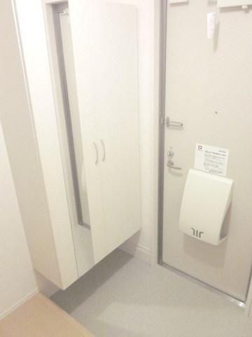 玄関　★★全身鏡付のシューズボックス★★