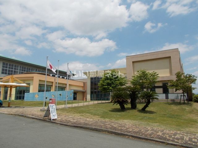 役所　合志市泉ヶ丘市民センター（役所）まで600m