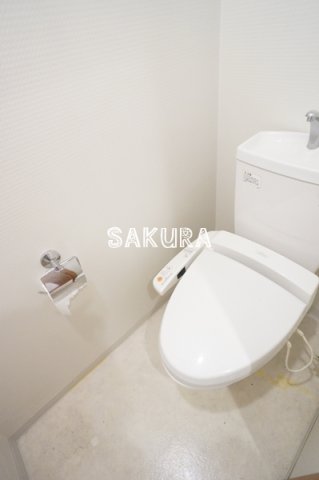 トイレ　落ち着いた色調のトイレです♪