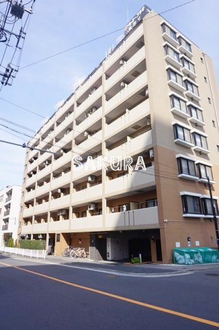 建物外観　重厚感のある鉄筋コンクリート造りのマンションです♪