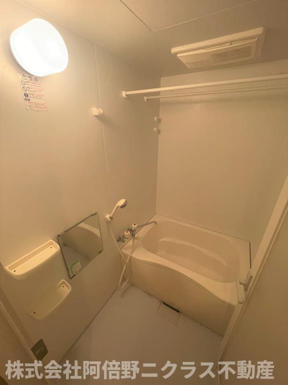 バス・シャワールーム　内装は別部屋の参考写真です。