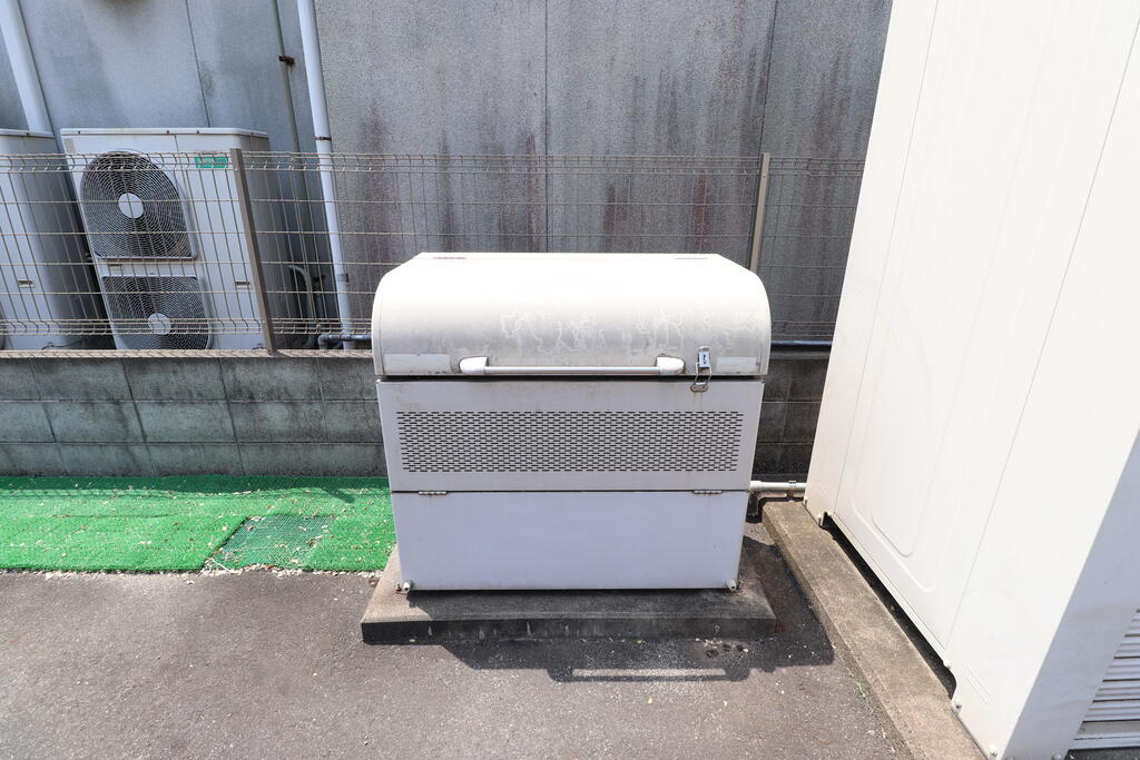 その他　敷地内にゴミ置き場もあってとっても便利♪