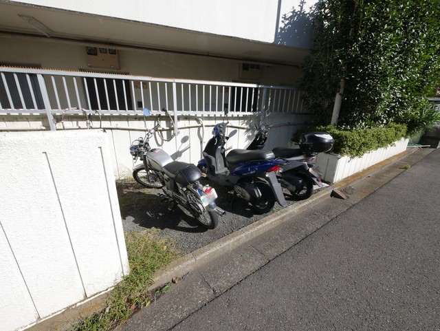 その他共有部分　★敷地内にバイク置場がございます★