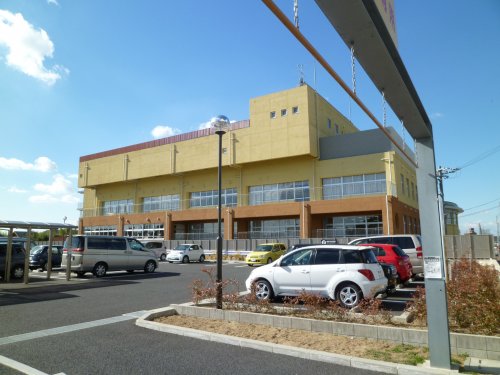 小学校　市立赤池小学校（小学校）まで632m
