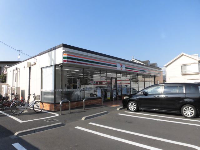 コンビニ　セブンイレブン（コンビニ）まで570m