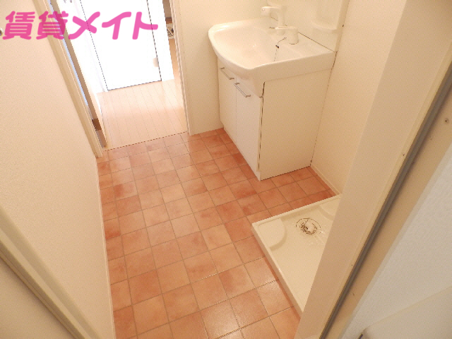 洗面設備　同型参考写真