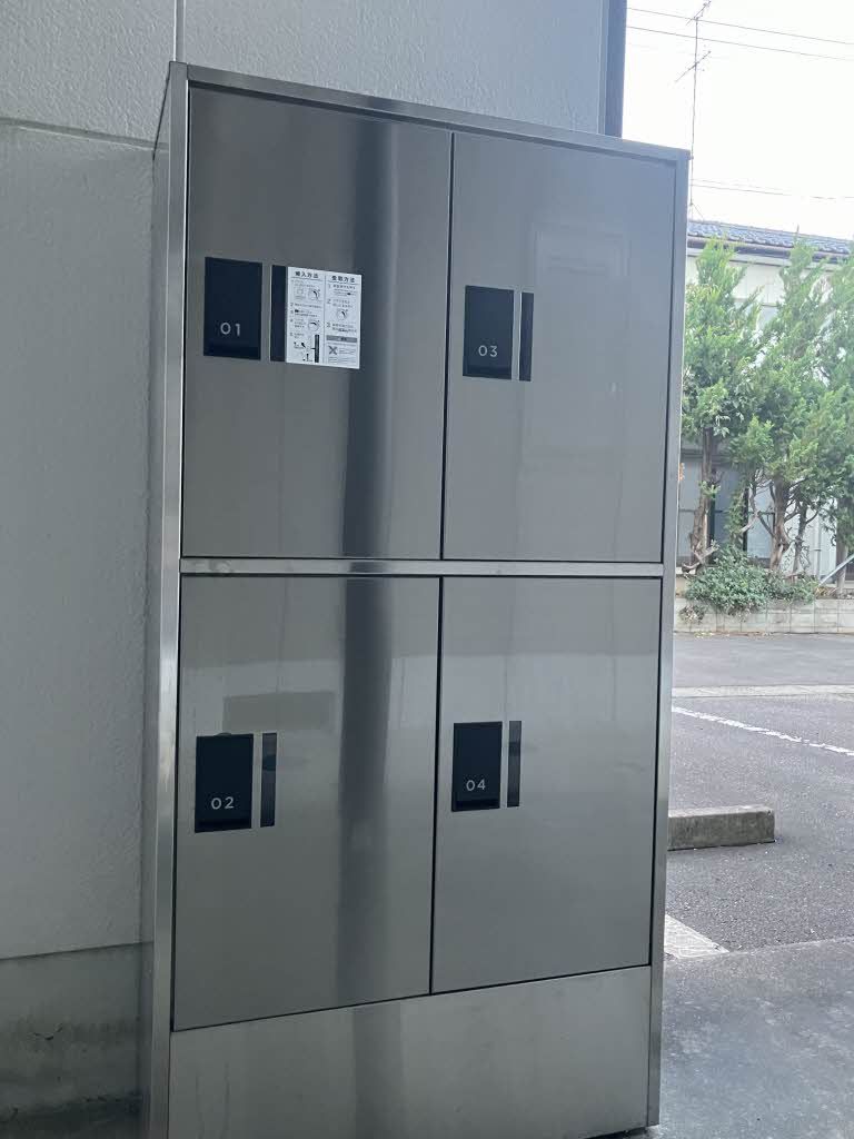 建物外観　宅配ボックス