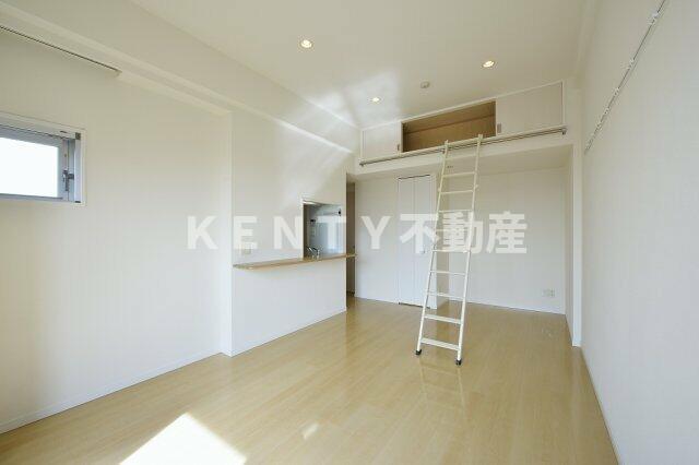 その他部屋・スペース　落ち着いて過ごせるお部屋なので、寝室にいかがでしょうか