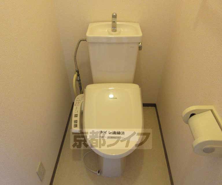 トイレ　ウォシュレット付きのトイレです・