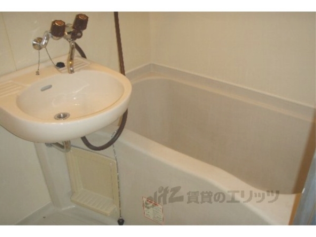 バス・シャワールーム　バス