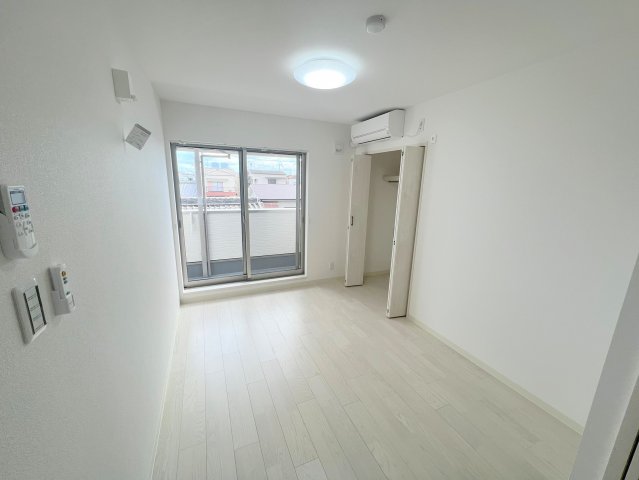 その他部屋・スペース　使い勝手のいい寝室です