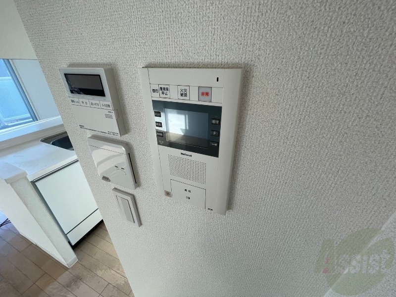 セキュリティ　ＴＶモニター付インターホンです。来客者の顔が見えるので安心！