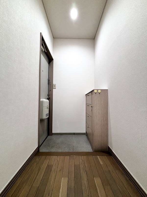 玄関　写真は別部屋現状を優先