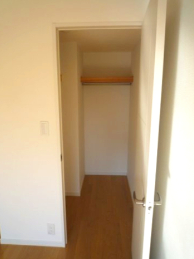 収納　写真は同タイプ住居です。