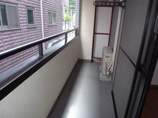 バルコニー　同間取り別部屋です